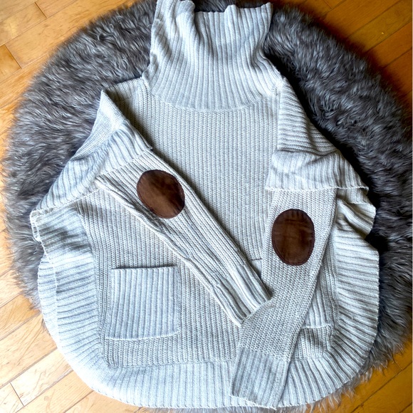 Cozy warm 🌸 Sweater🌸 - Picture 1 of 4